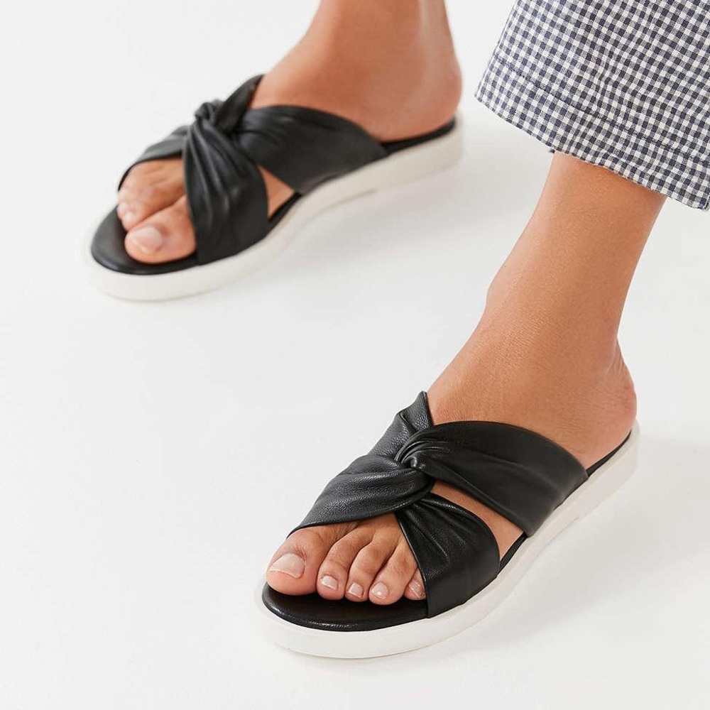 UO Cross Knotted Sandal